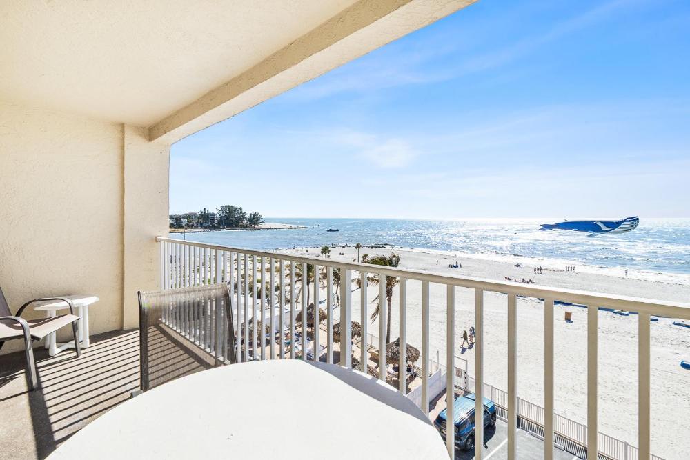 1b 1b Direct Beachfront - Balcony - Beach Place #409